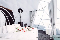 white-pod-hotel-pacific-domes1