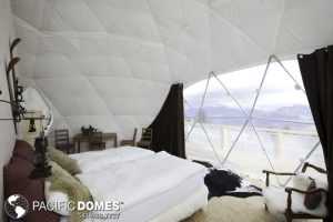 Dome interior w/bay window and winter liner