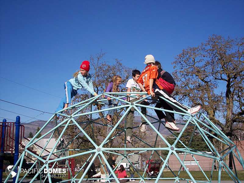 Playground climbing dome