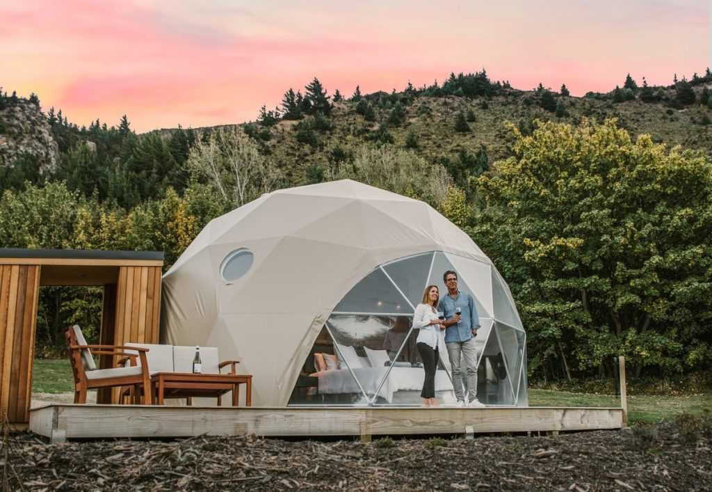 Couple enjoying sunset - Cross Hill Domes, New Zealand