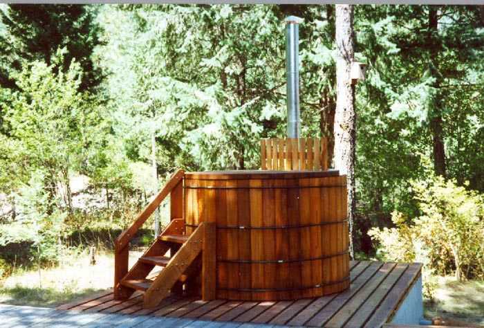 Wood-fired Cedar Hot Tub - SNORKEL HOT TUBS